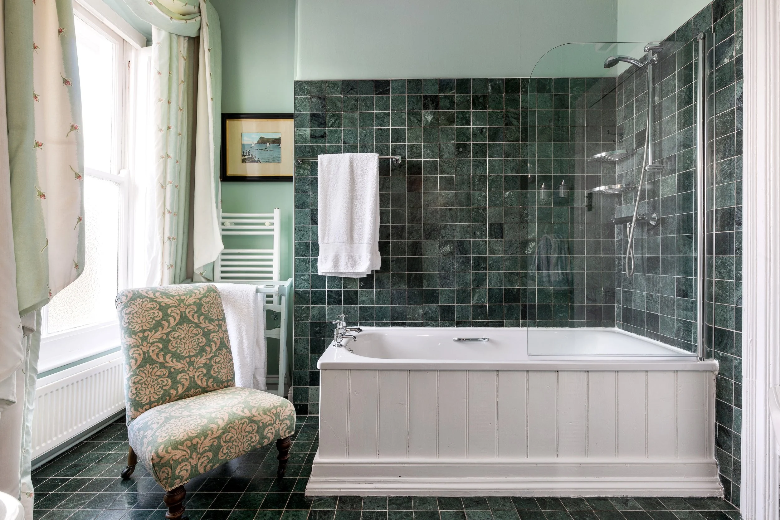 Main bathroom from yellow bedroom - Copy.JPG