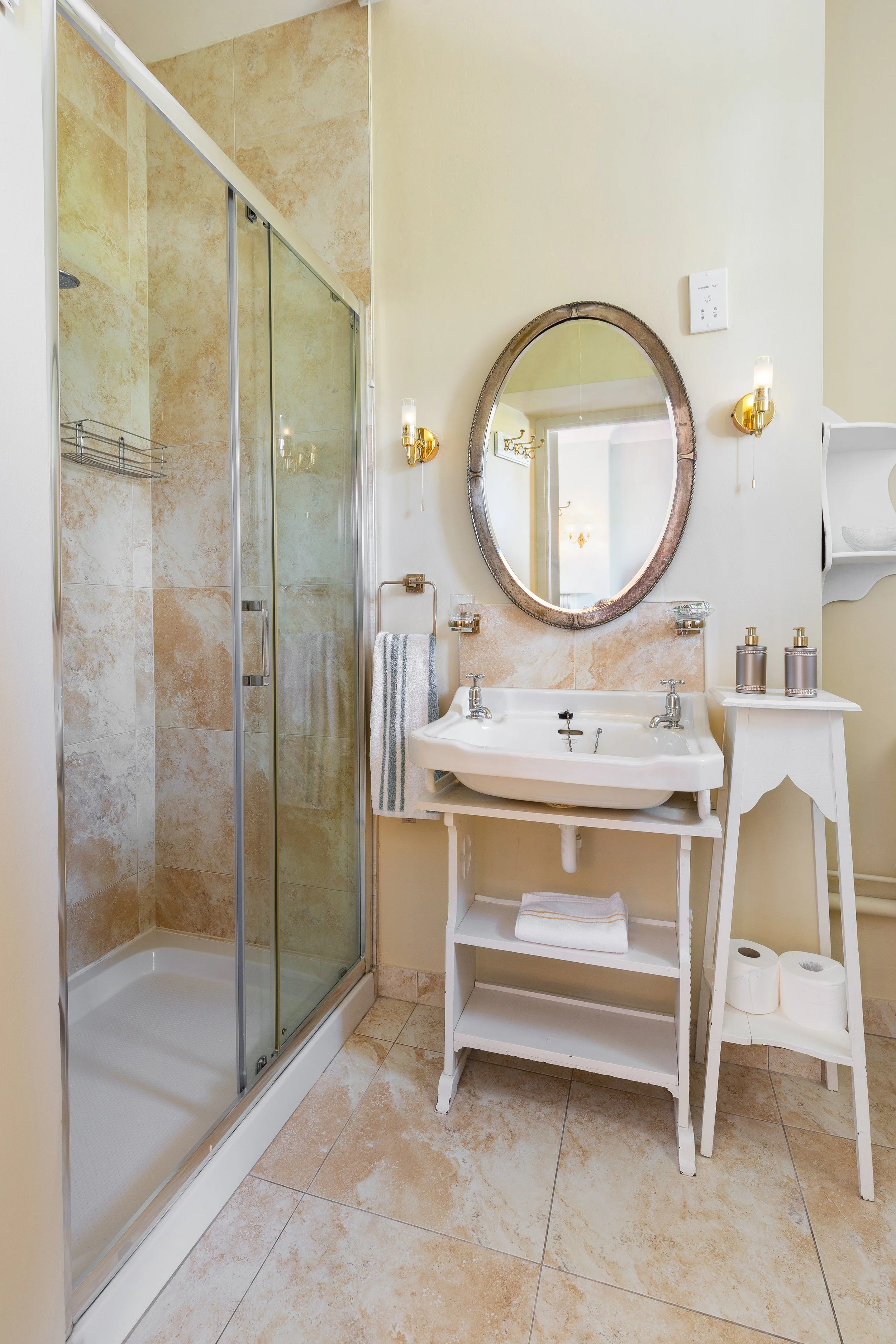 Red bedroom en suite - Copy.JPG