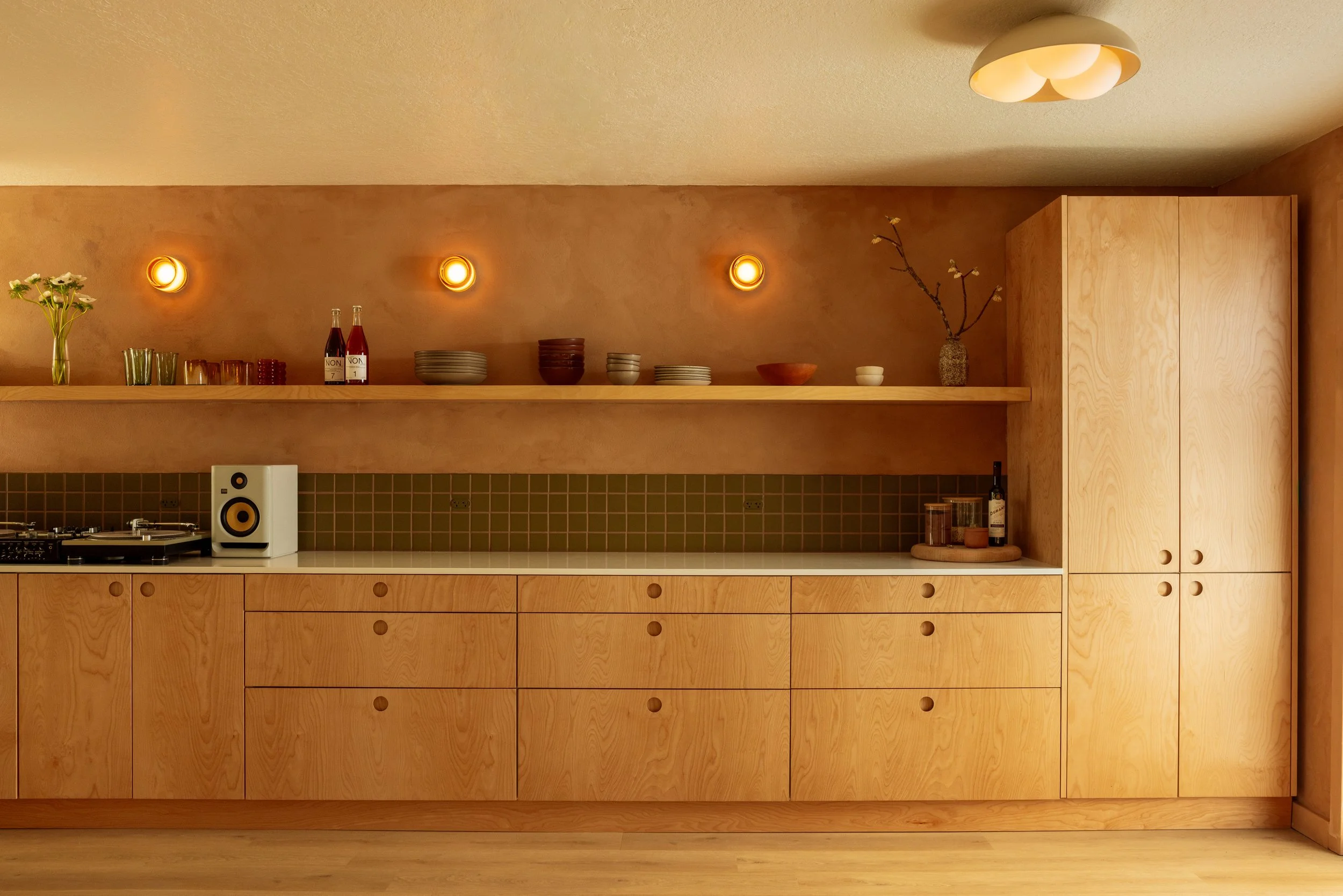 THE MODERN MINIMALIST