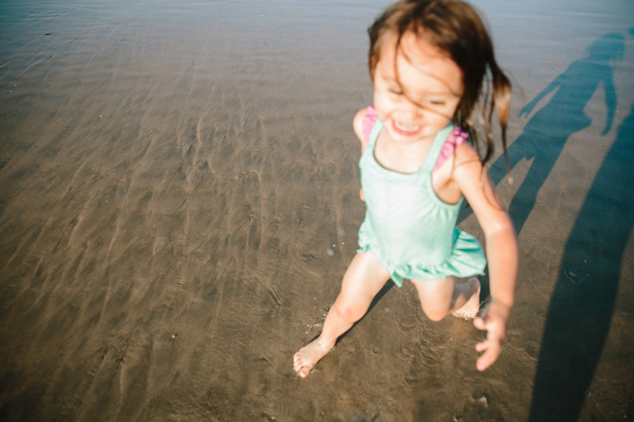 childrens lifestyle beach portrait.JPG