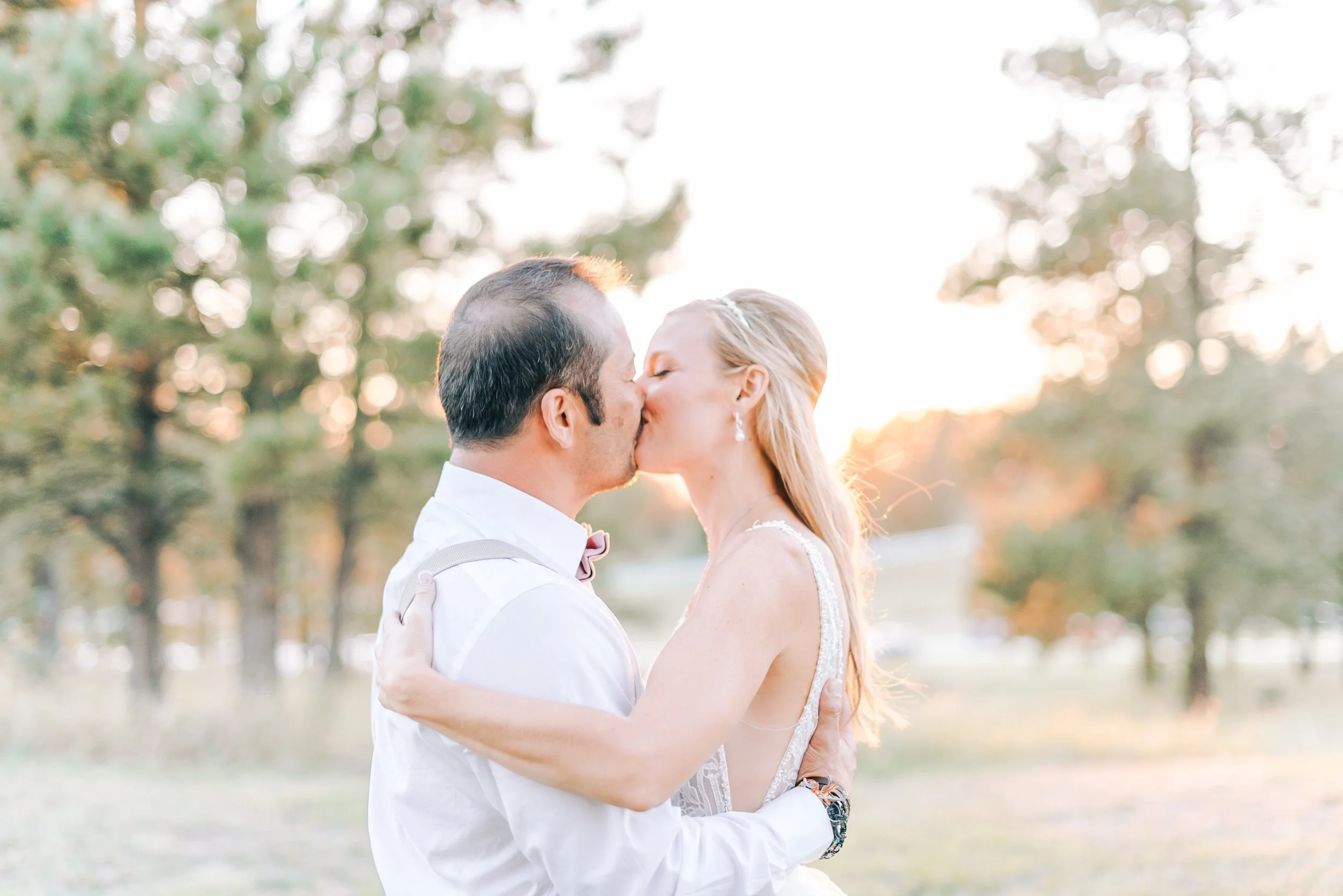 bride and groom poses, colorado wedding photography, denver wedding photography, evergreen wedding photography, parker wedding photography, must have wedding phots