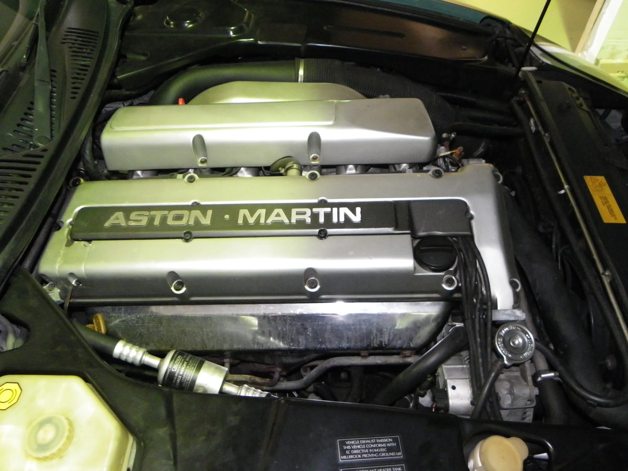 DB7 6 Cylinder Engine