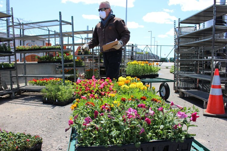 NYS Wholesale Farmers & GrowNYC annual plant market @ Oak Point