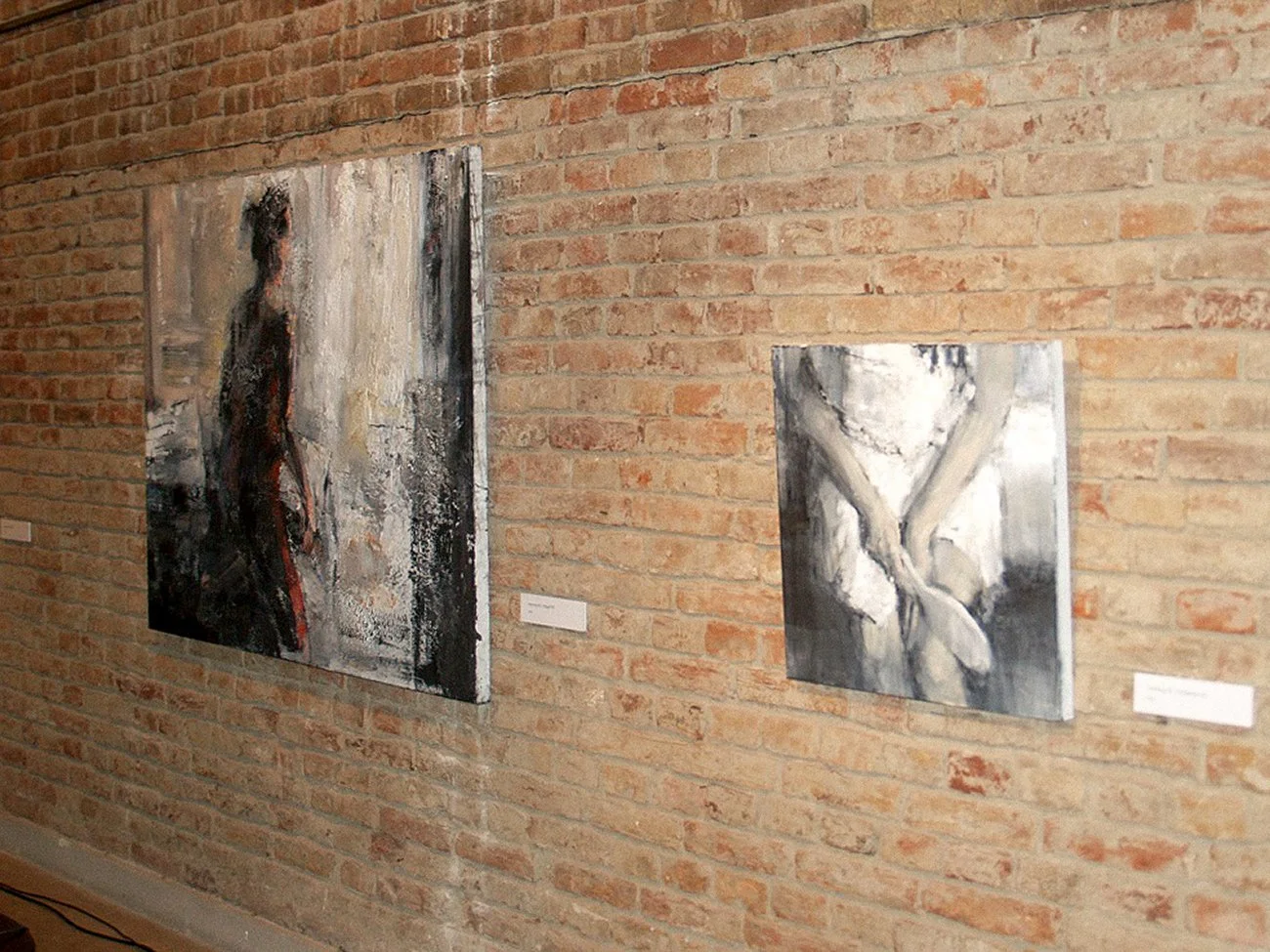 Gallery overview presenting the exhibition as a unified spatial composition.