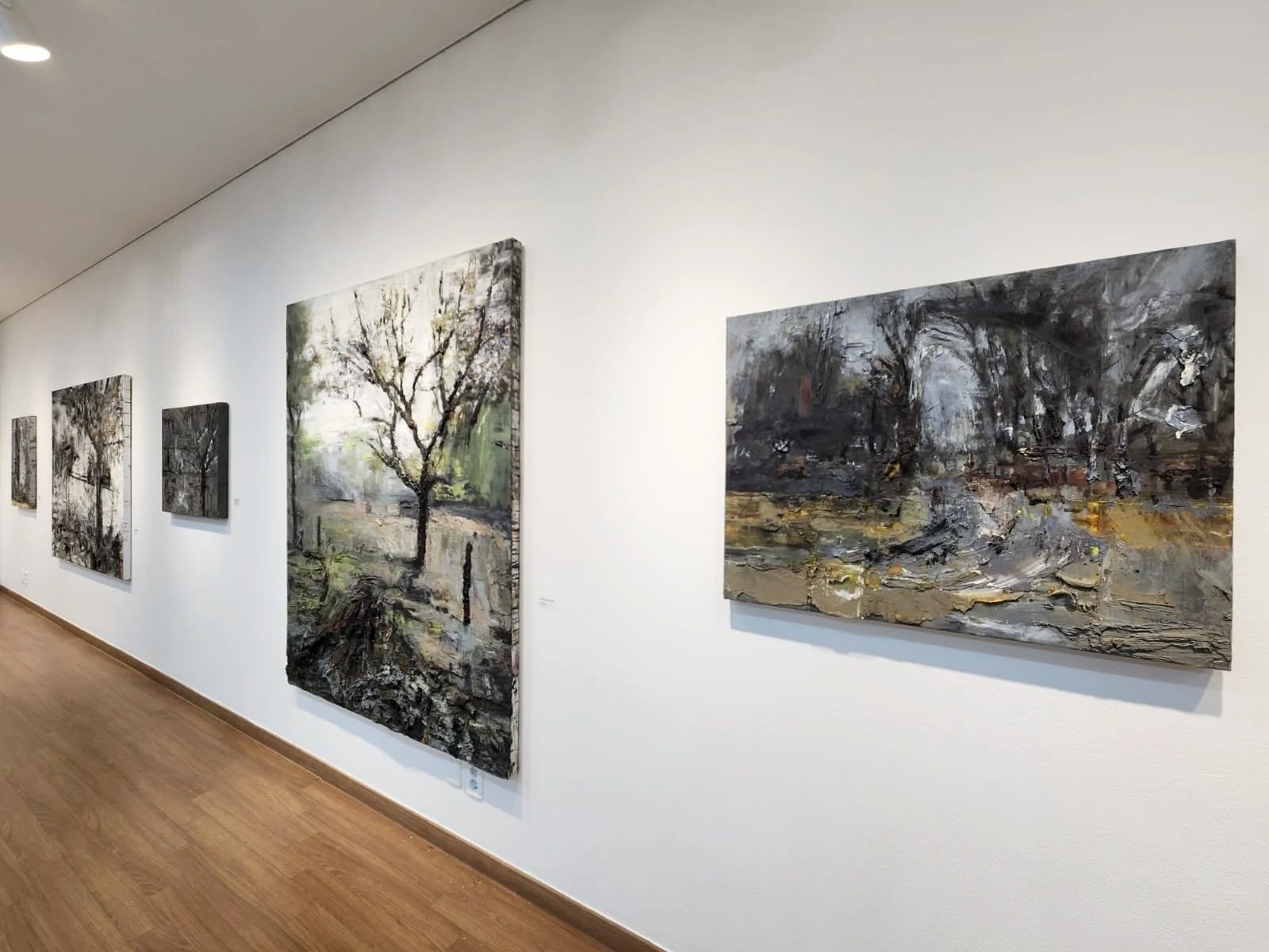 Installation view of landscape paintings by Tibor Simon-Mazula at Seongdong Cultural Foundation, Seoul