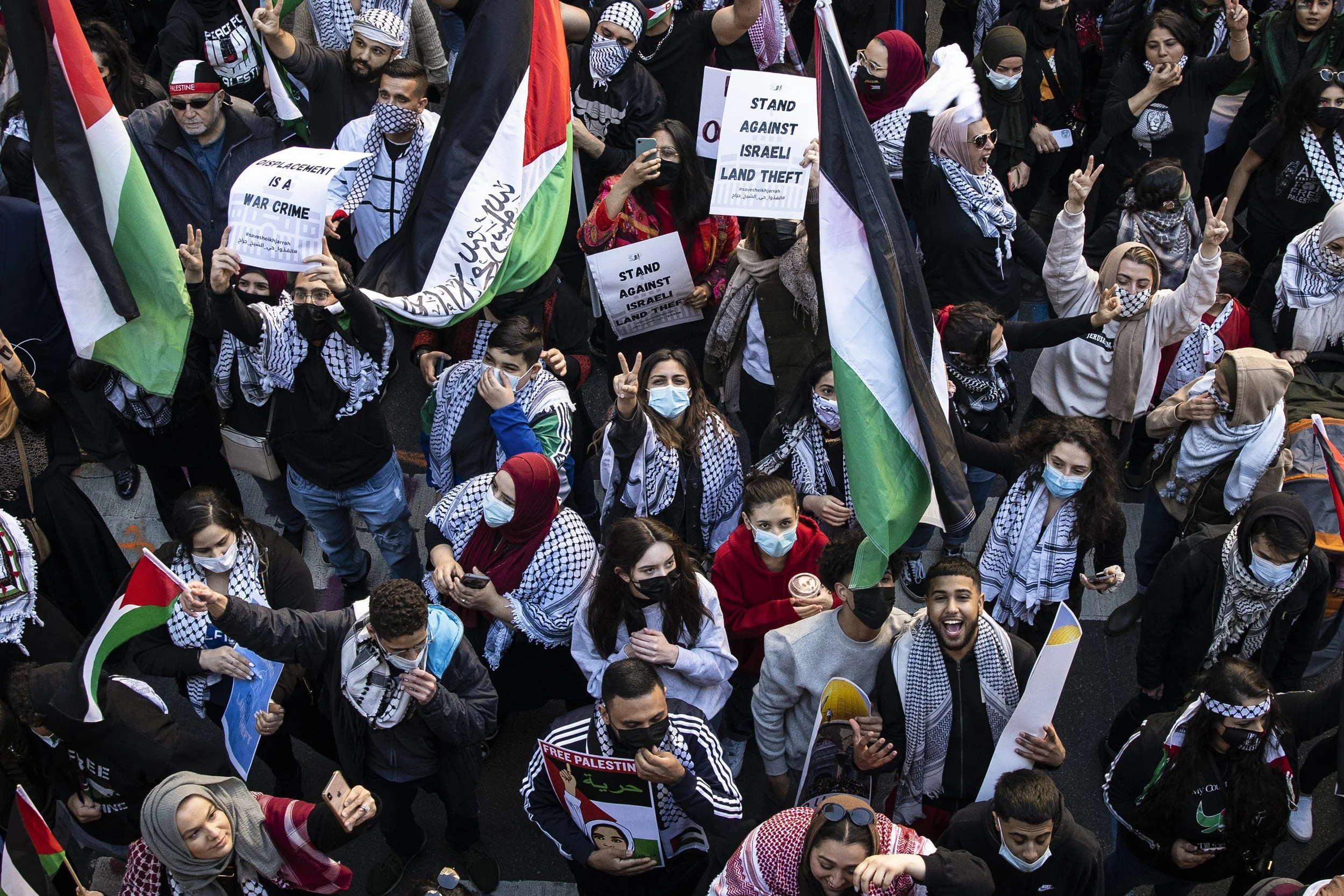  Thousands protest in support of Palestine and march through the Loop, Wednesday evening, May 12, 2021. | Ashlee Rezin /Sun-Times    Downtown march draws groups in support of Palestinians over violence in Middle East   