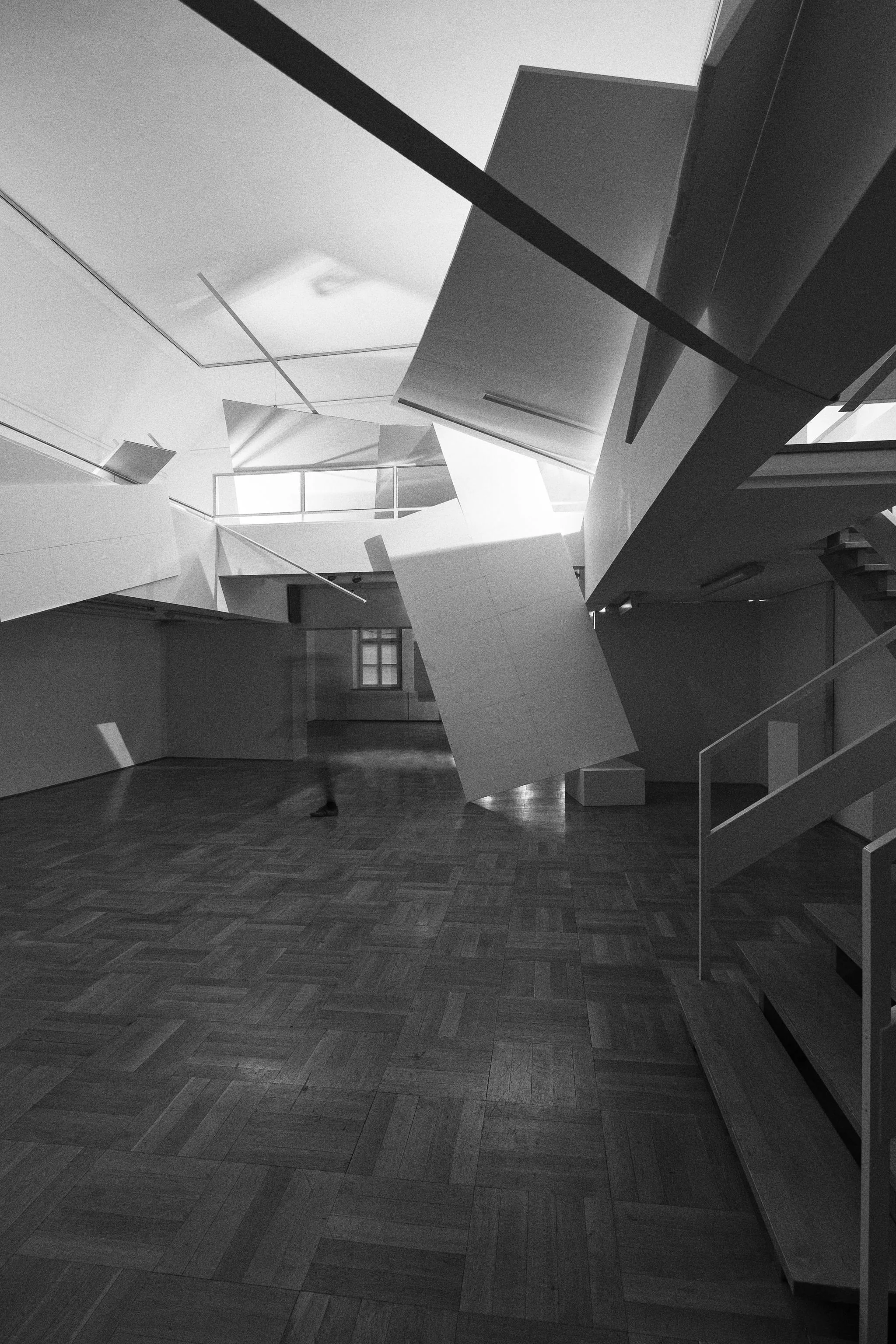 "raumskizze (luxxxus regensburg)", 2014, Ausstellungsarchitektur, Beleuchtungssystem, Styropor, Polymerkleber