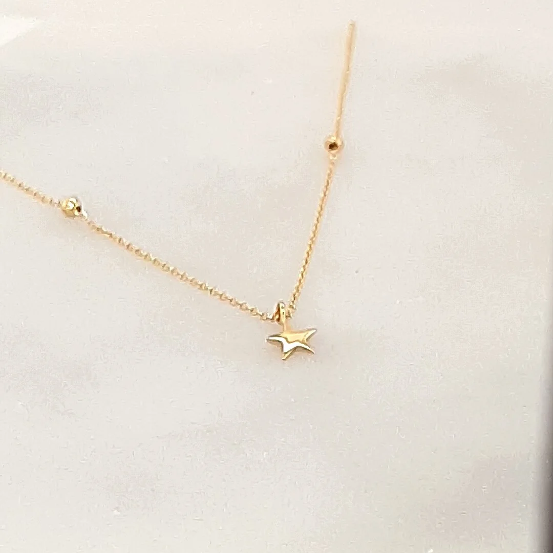 9ct Gold Star Necklace — McCarthys 