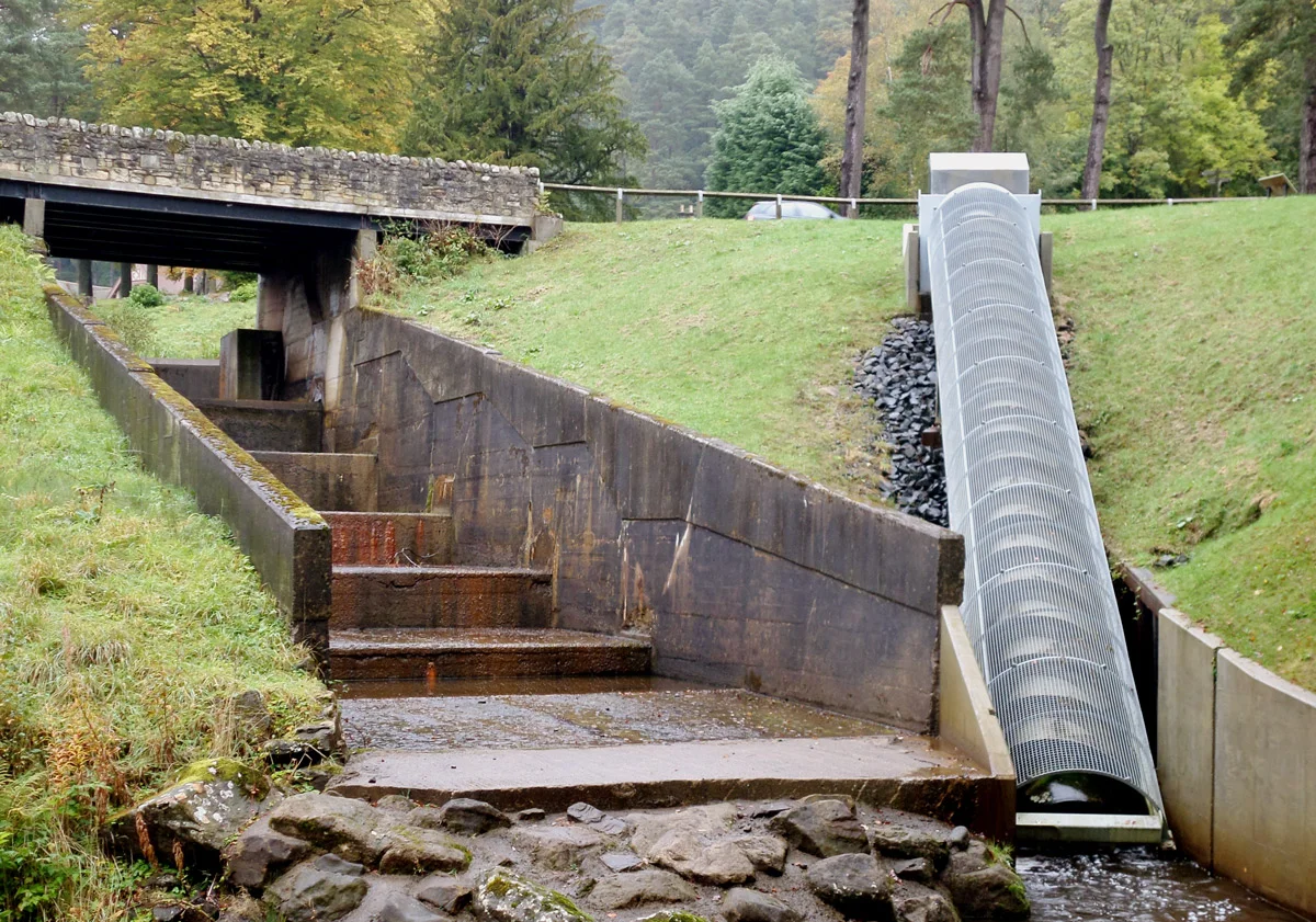 18-cragside-turbine-Rosser1954-sa-by-edited.jpg