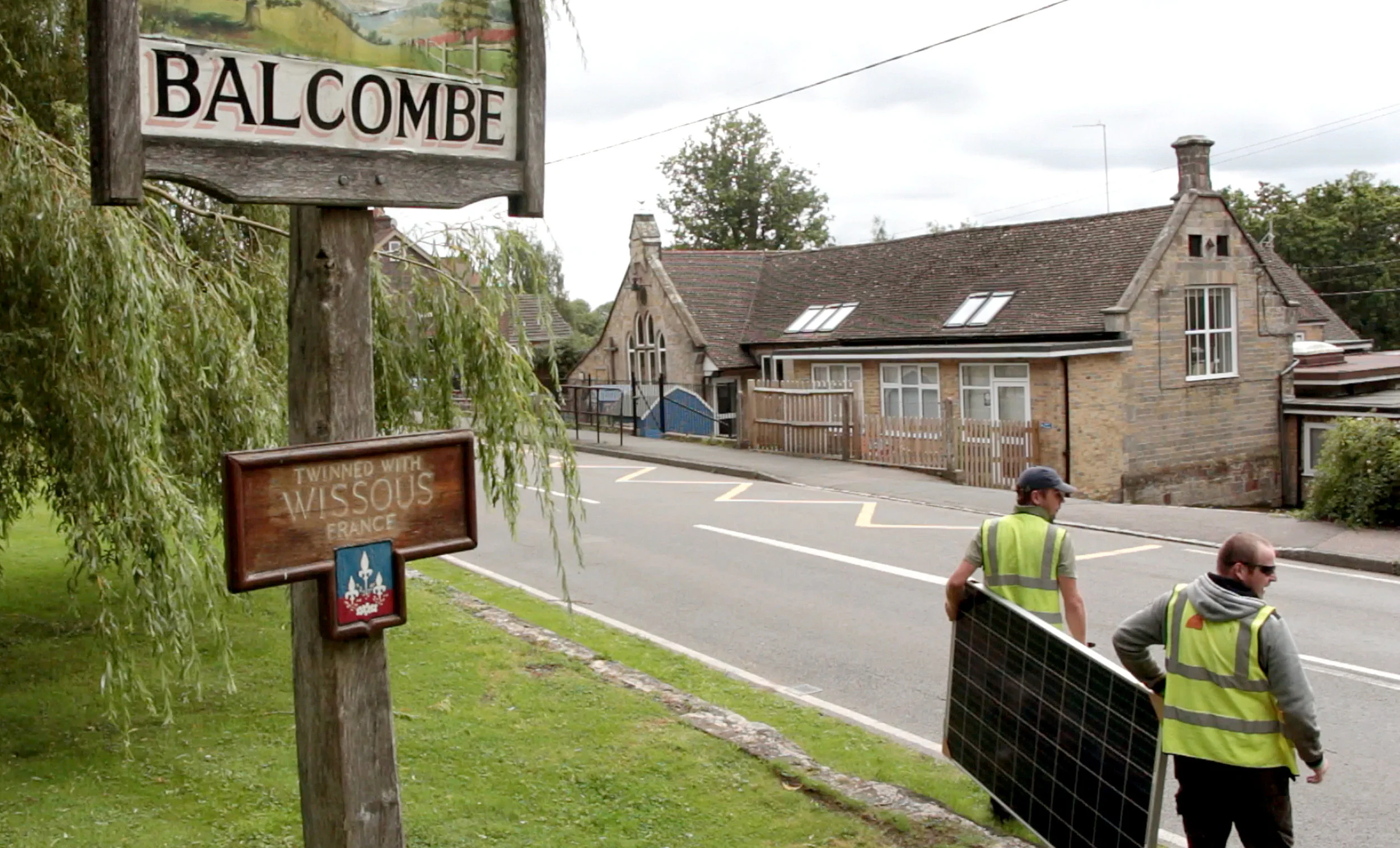 balcombe-sign-panel-carry2.jpg