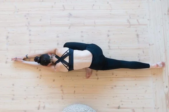 Yoga Christmas GlowFlow