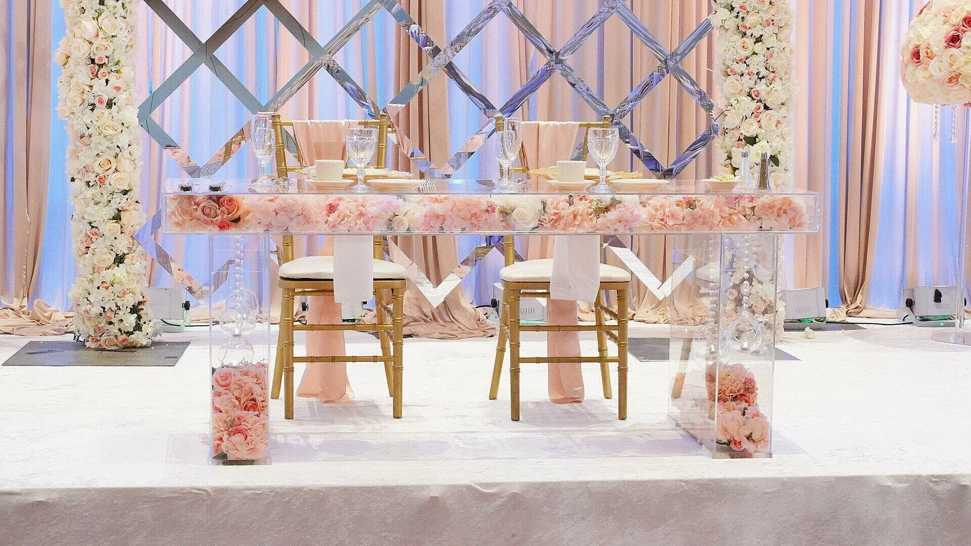 acrylic table.jpg