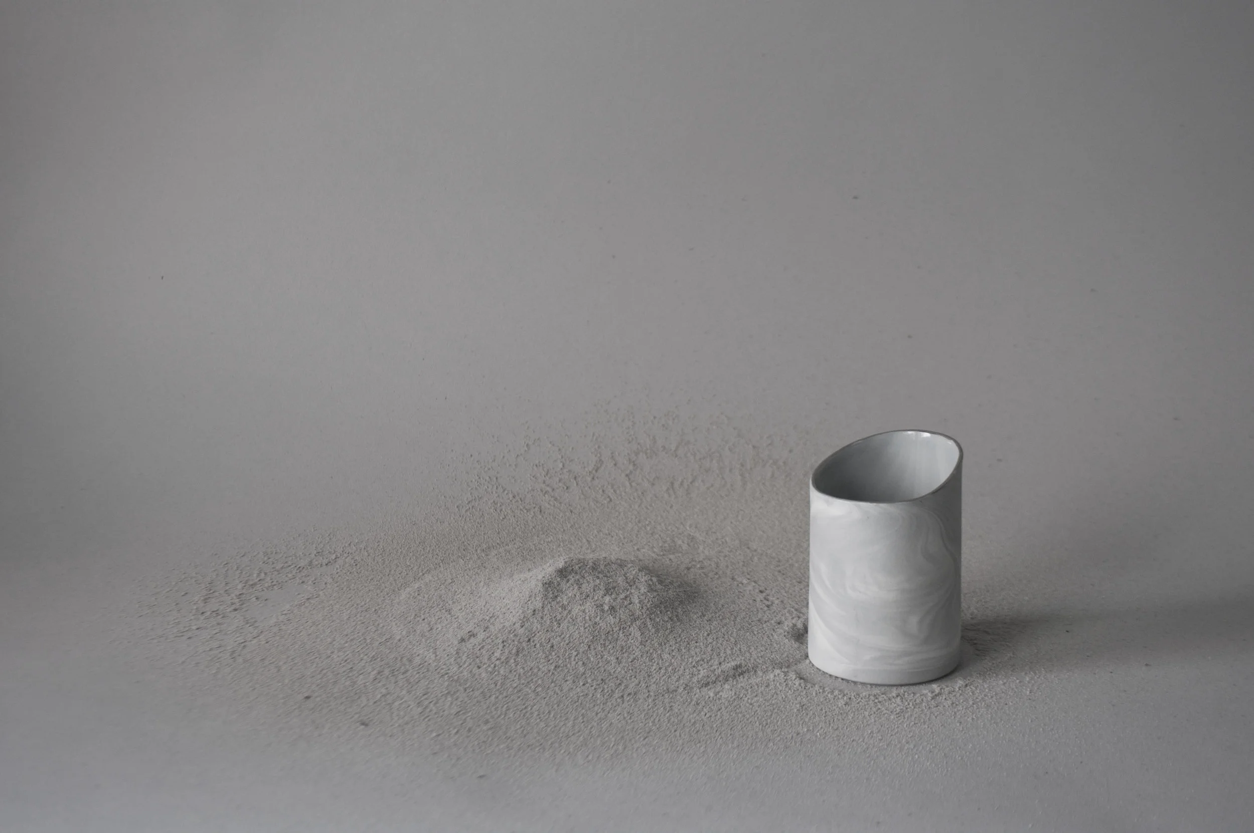 yfna_astral_tasse_gris.jpg