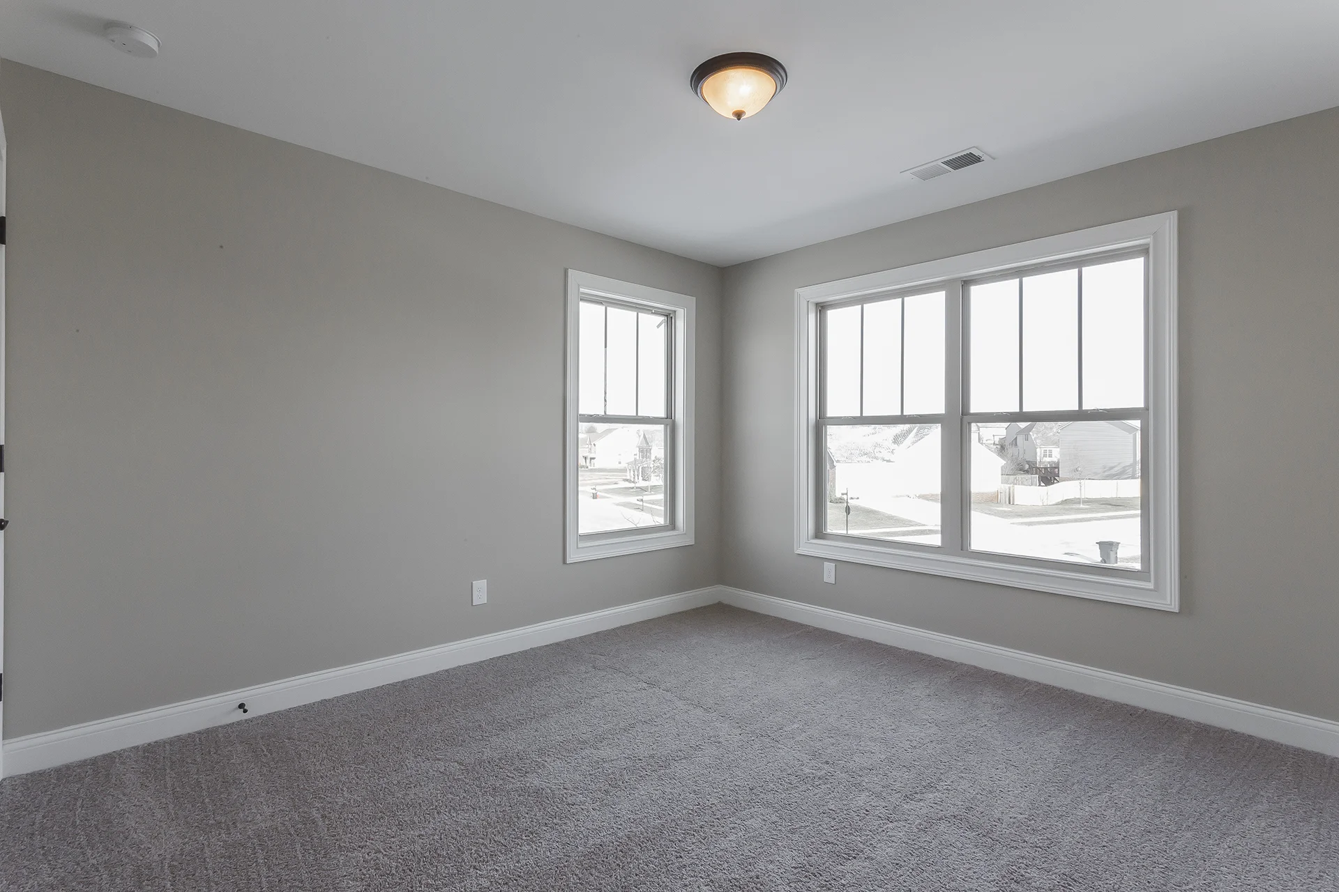 second bedroom.jpg