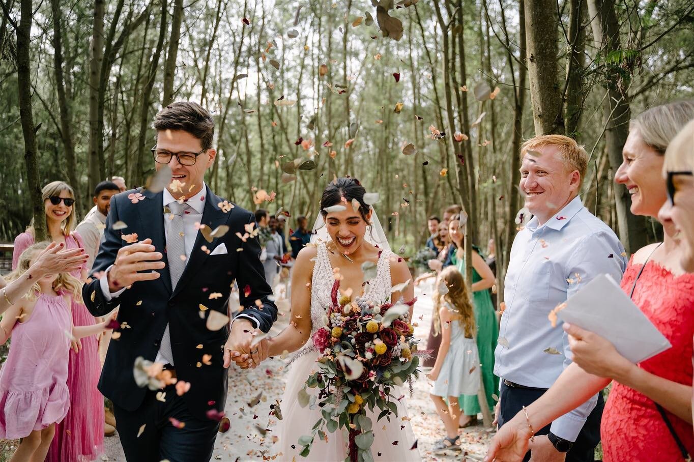 The more confetti the better! 🎉

No confetti was left behind on Simone and Seamus&rsquo; wedding day. The leftover petals made for fun bridal party as well as family photos. 

Venue: @diewoud 
Makeup: @makeupbykristinswan 
Hair: @tittewyt_makeup_and