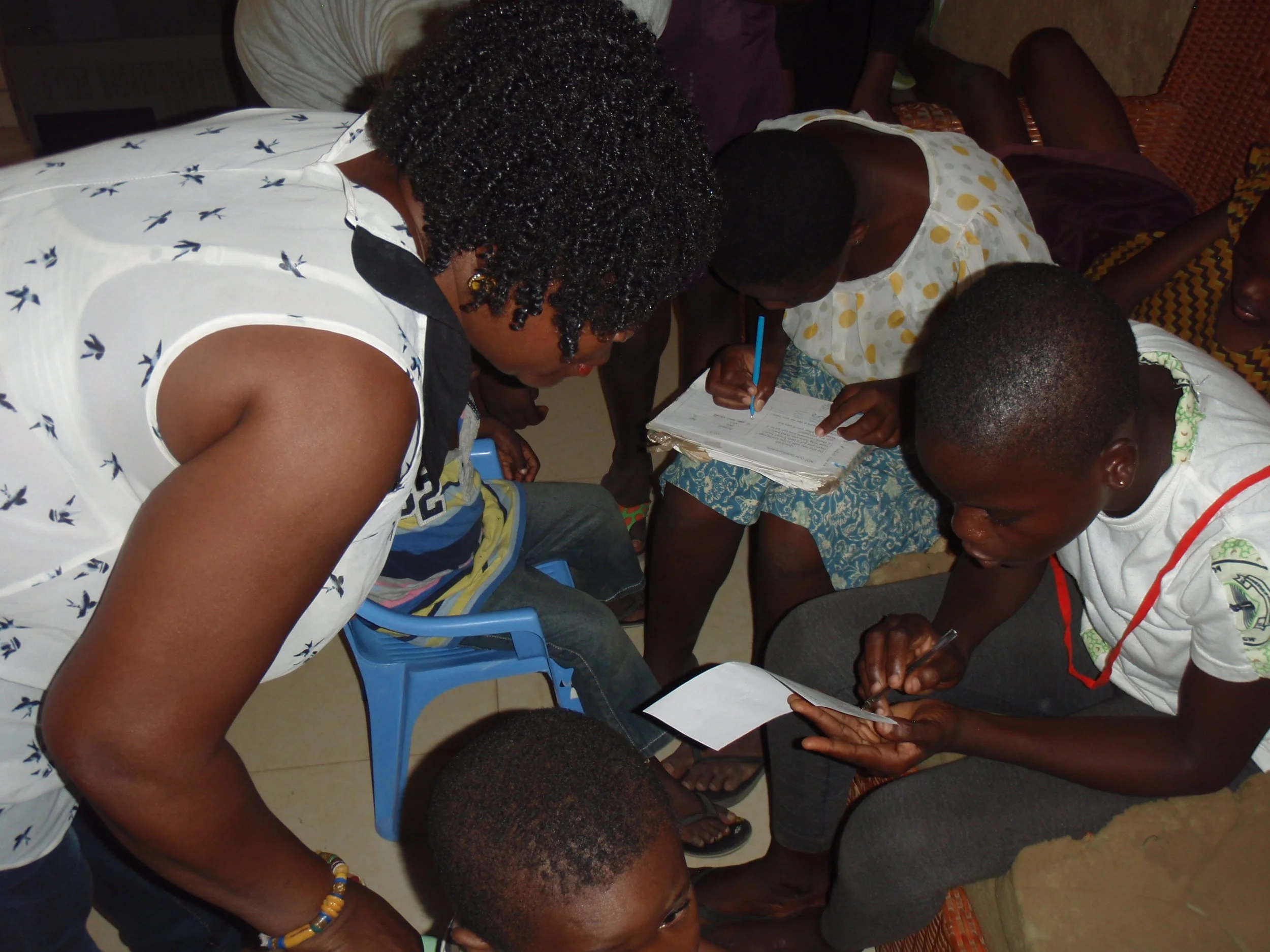  Children complete questionnaires. 