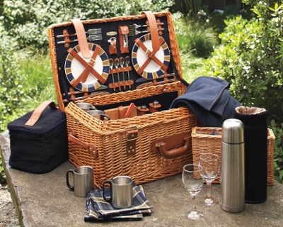 wicker-picnic-basket-c.jpg