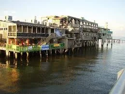 shops_on_water.jpg