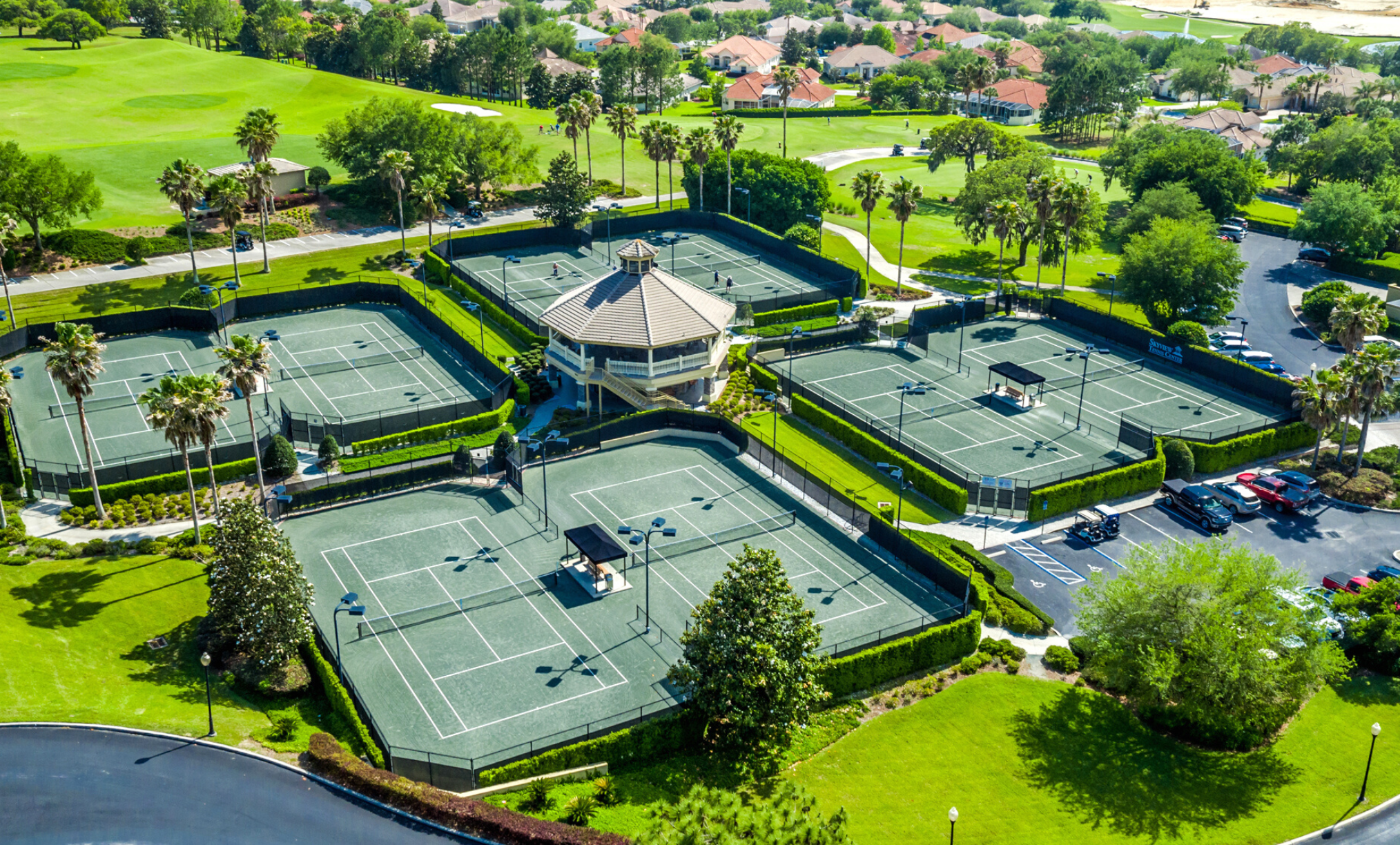 8 Har-Tru Tennis Courts at Skyview Tennis Center