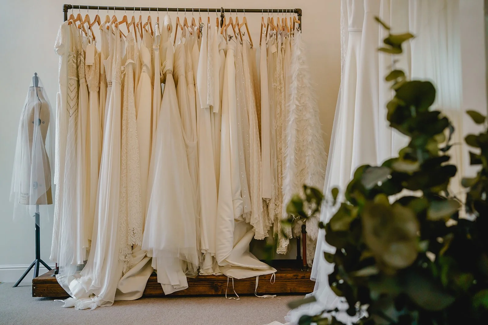 Wedding dress shopping alone 60 photos - Astyledwedding.com