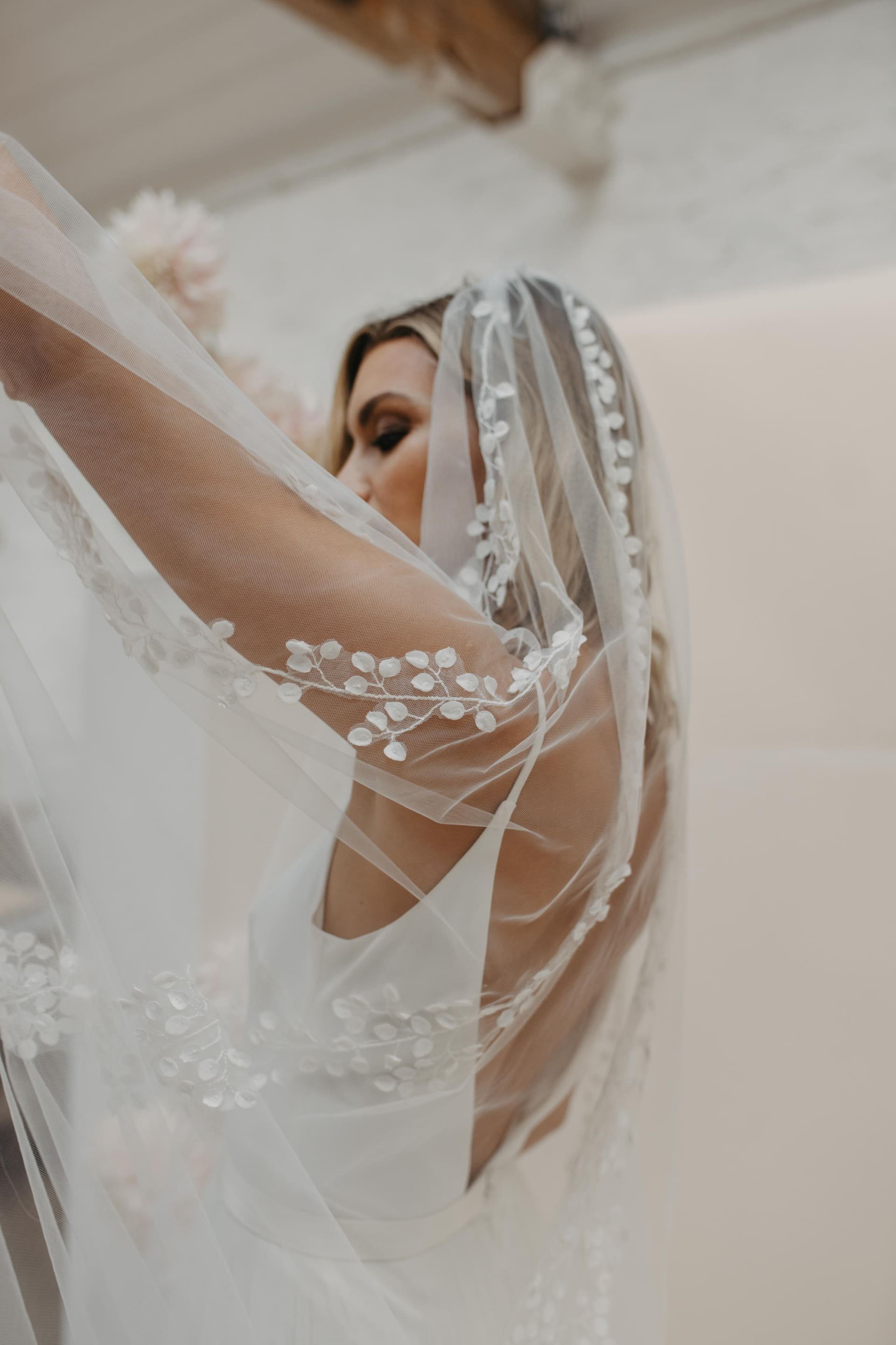 Love Story Bride Wedding Dress | Amelia Veil