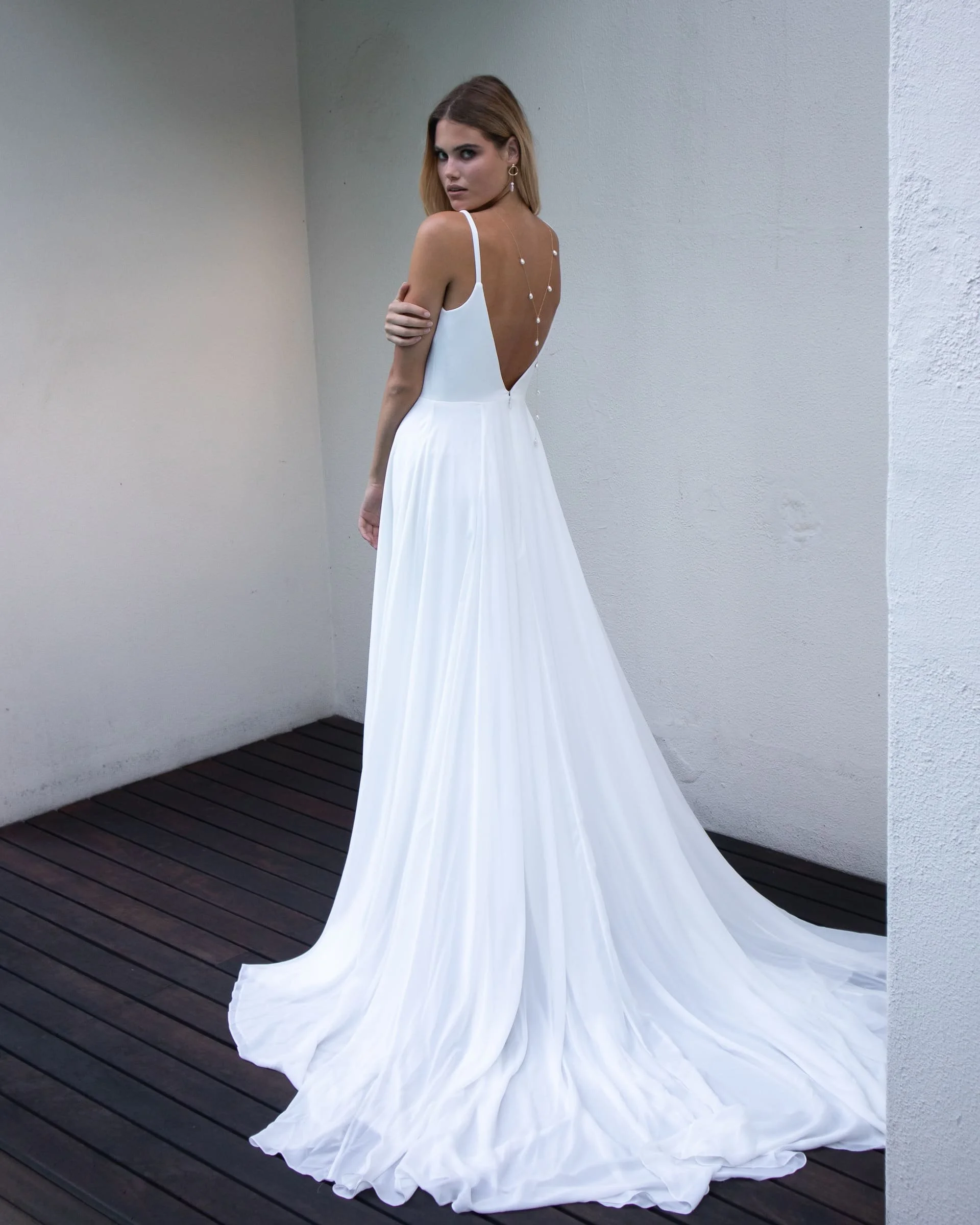 Love-Story-Bride-Wedding-Dress-GRACE-Editorial-10.jpg