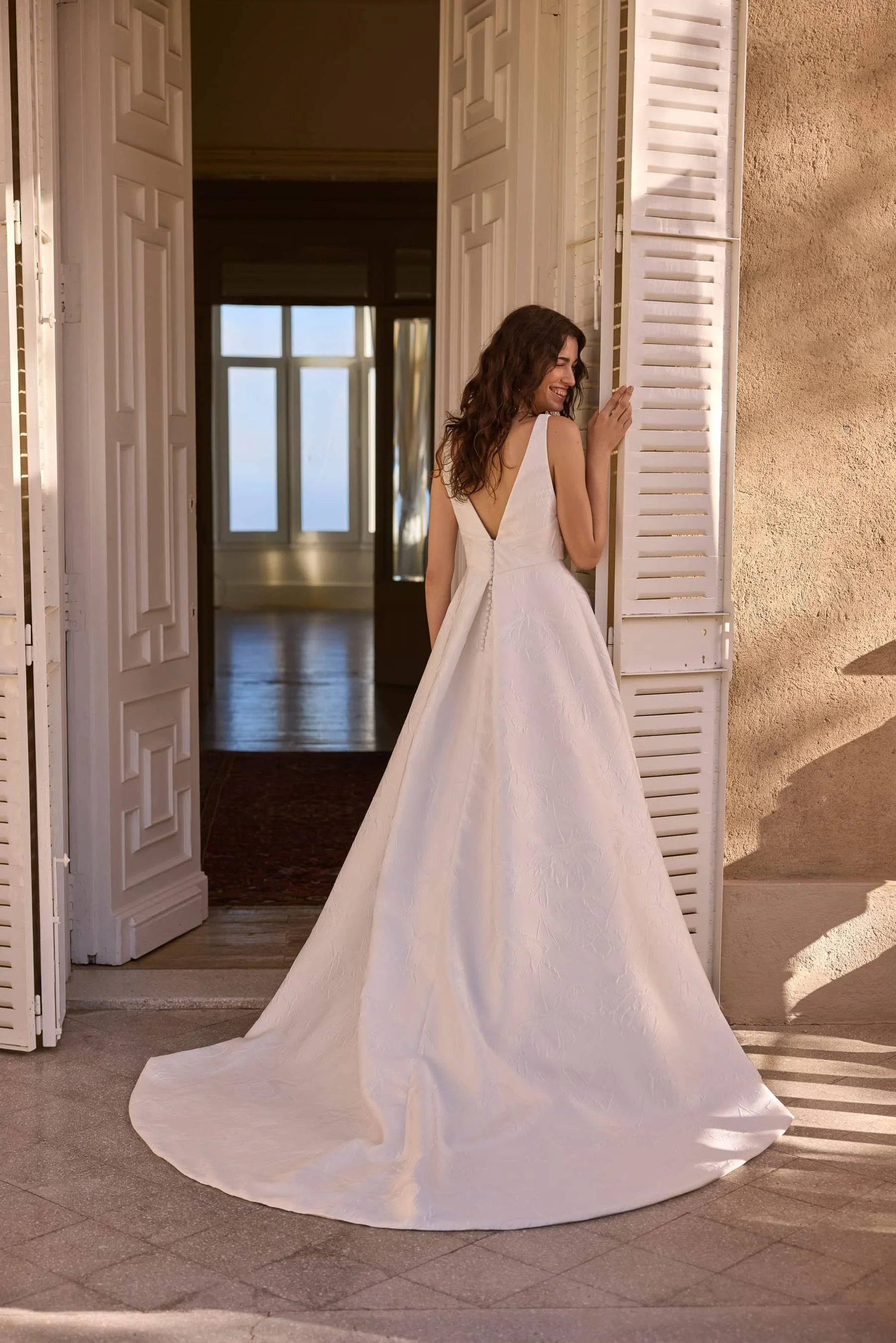 jesus-peiro-2761-back-view-brocade-bridal-dress.jpg