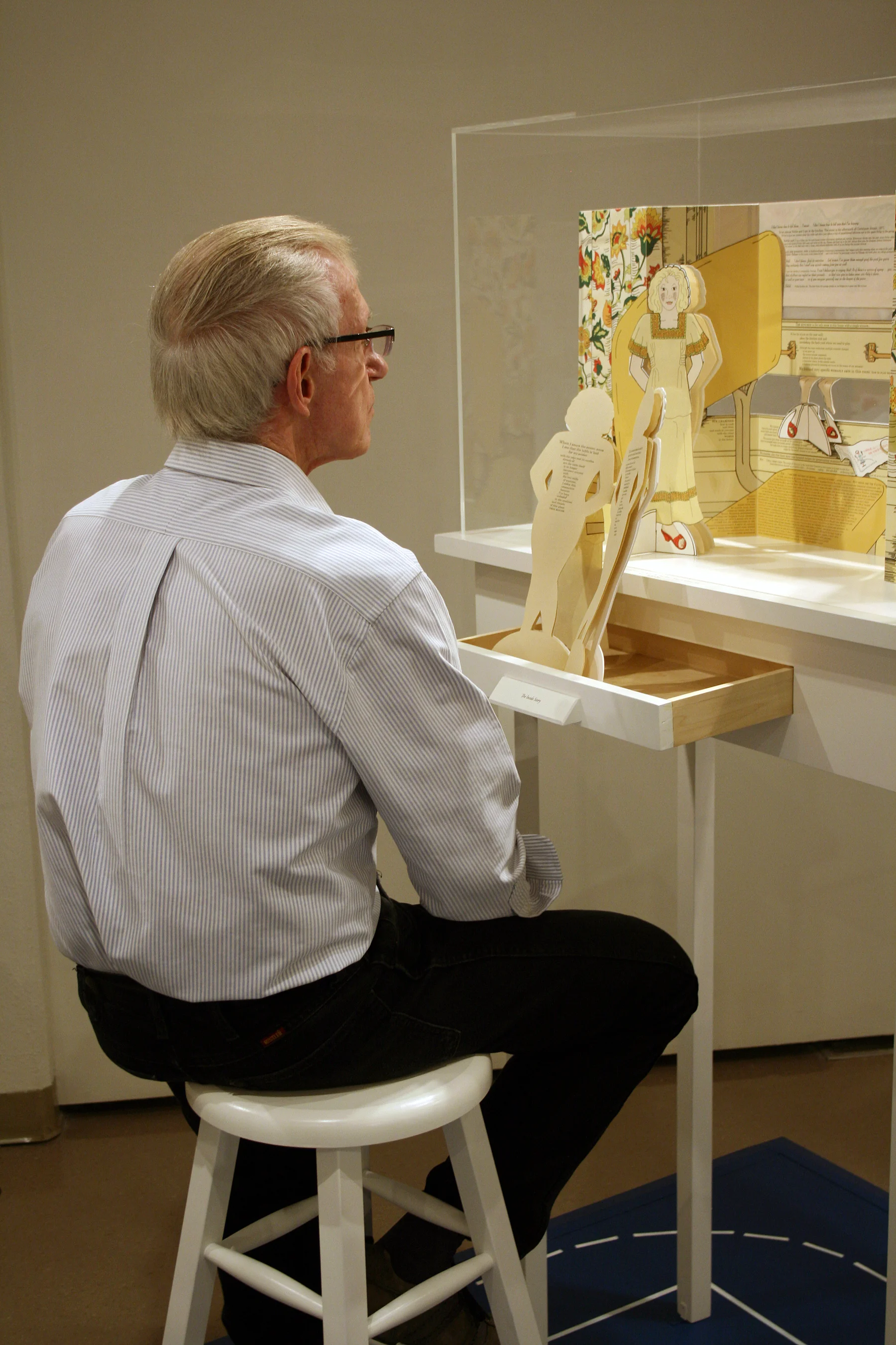 15.The View Installation Act 5 with viewer.jpg