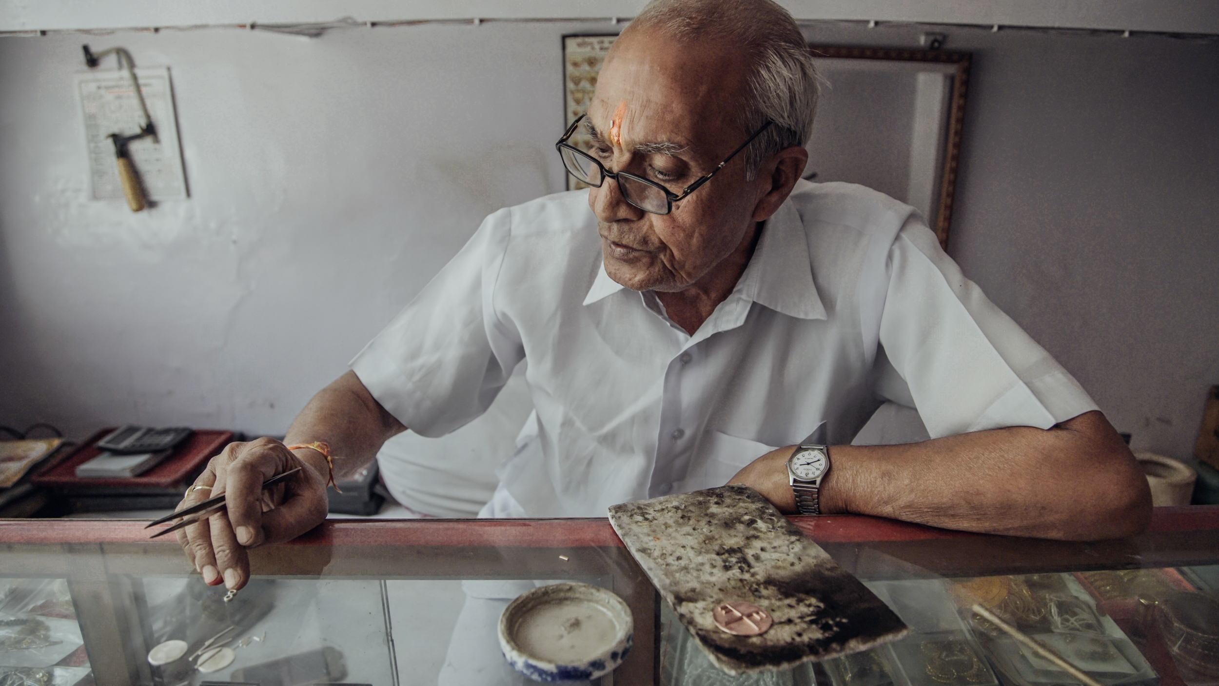 Silversmith Jaipur by Fraser Morton5.jpg