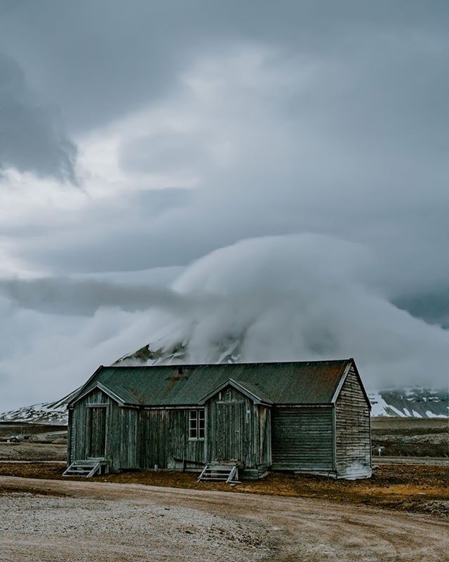 An old coal miner’s hut on the edge of Ny-Alesund, Svalbard, the world's northernmost science community, 769 miles from the North Pole. I took this photo while filming a documentary assignment with @eco-business and the Norwegian Polar Institute (NPI