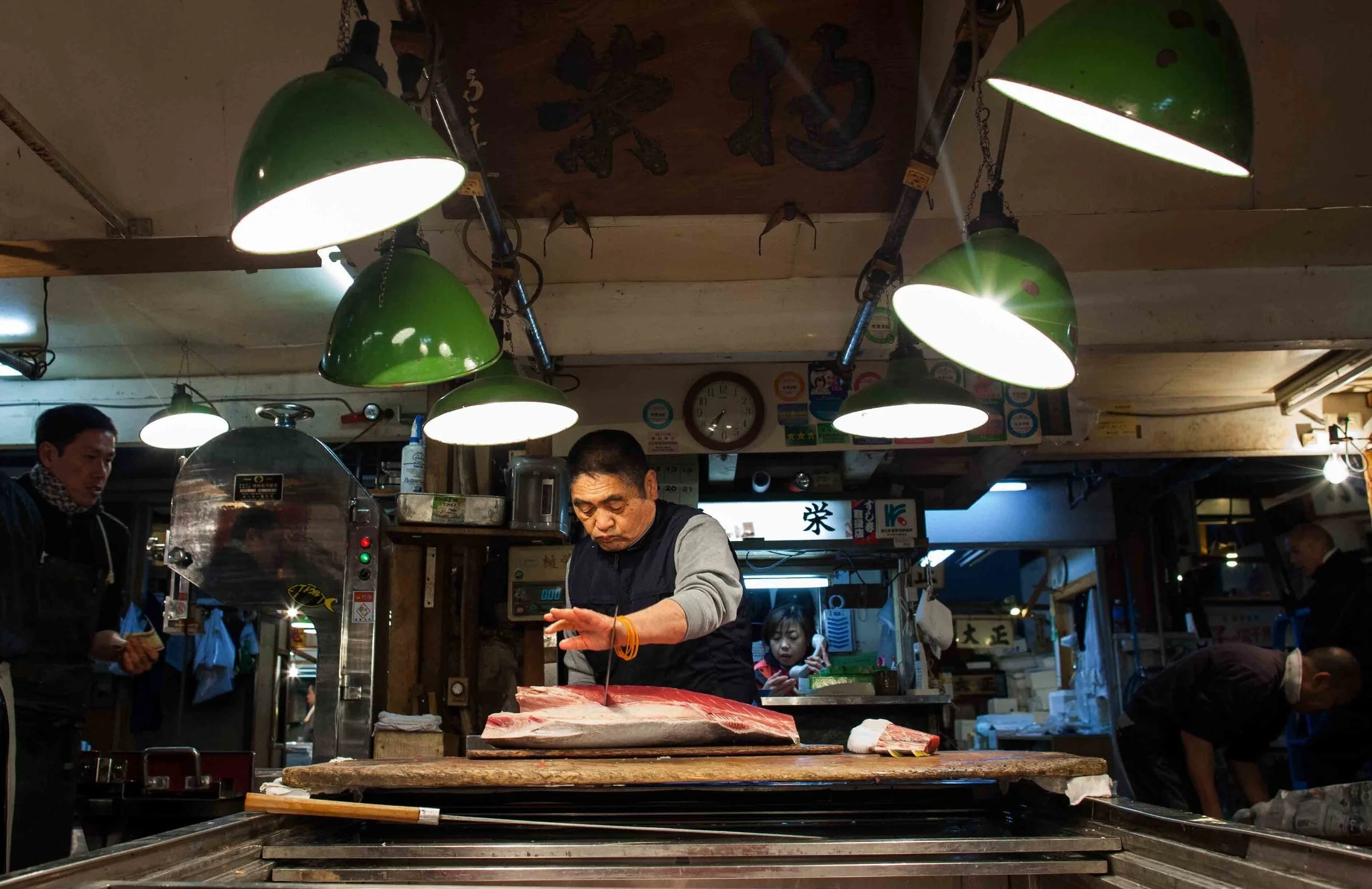 TSUKIJI'S LAST WORKERS