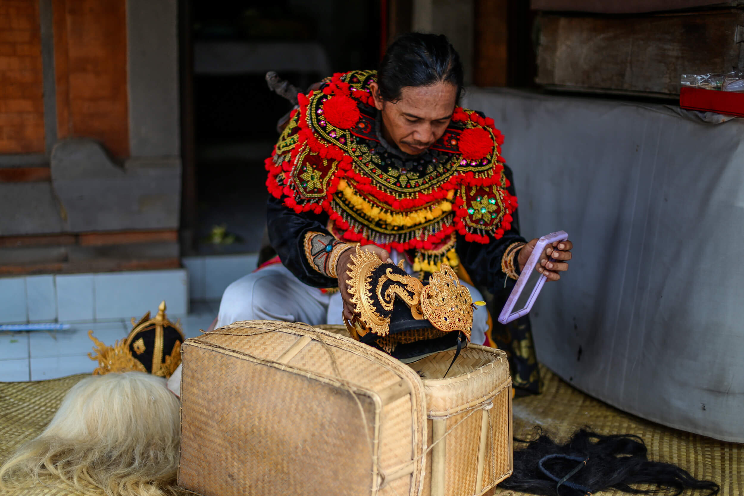 Masked+Men+Of+Bali+Far+Features24.jpg