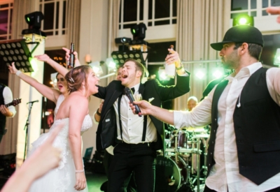 Singing-with-Wedding-Band-400x275_c.jpg
