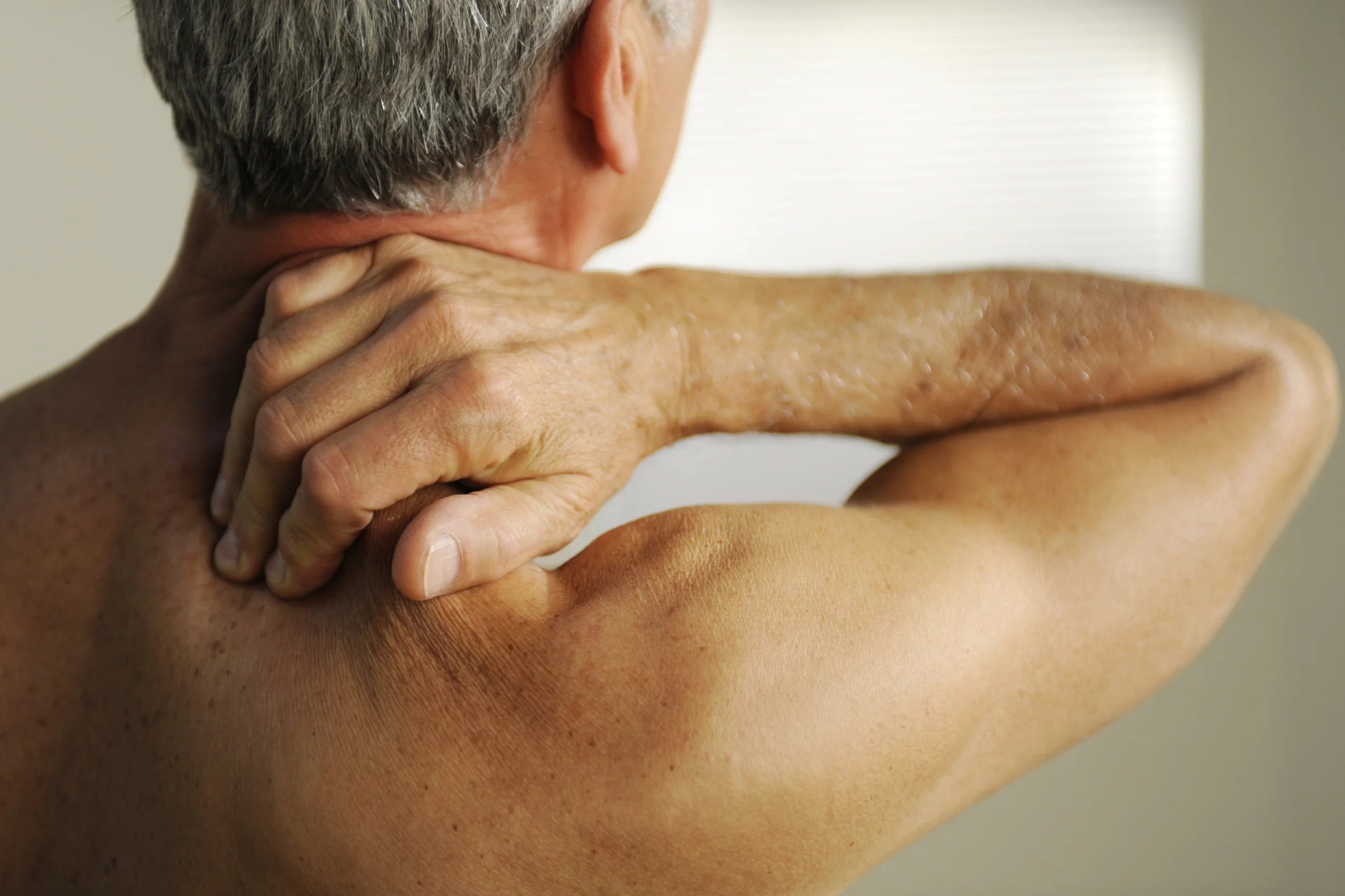 Man-with-neck-Pain.jpg