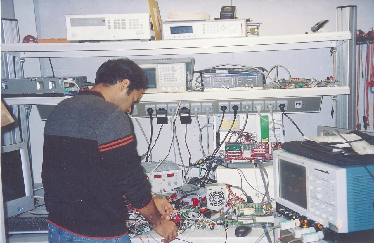 Testing USB PHY in ST Micro “Crolles” Lab in France 