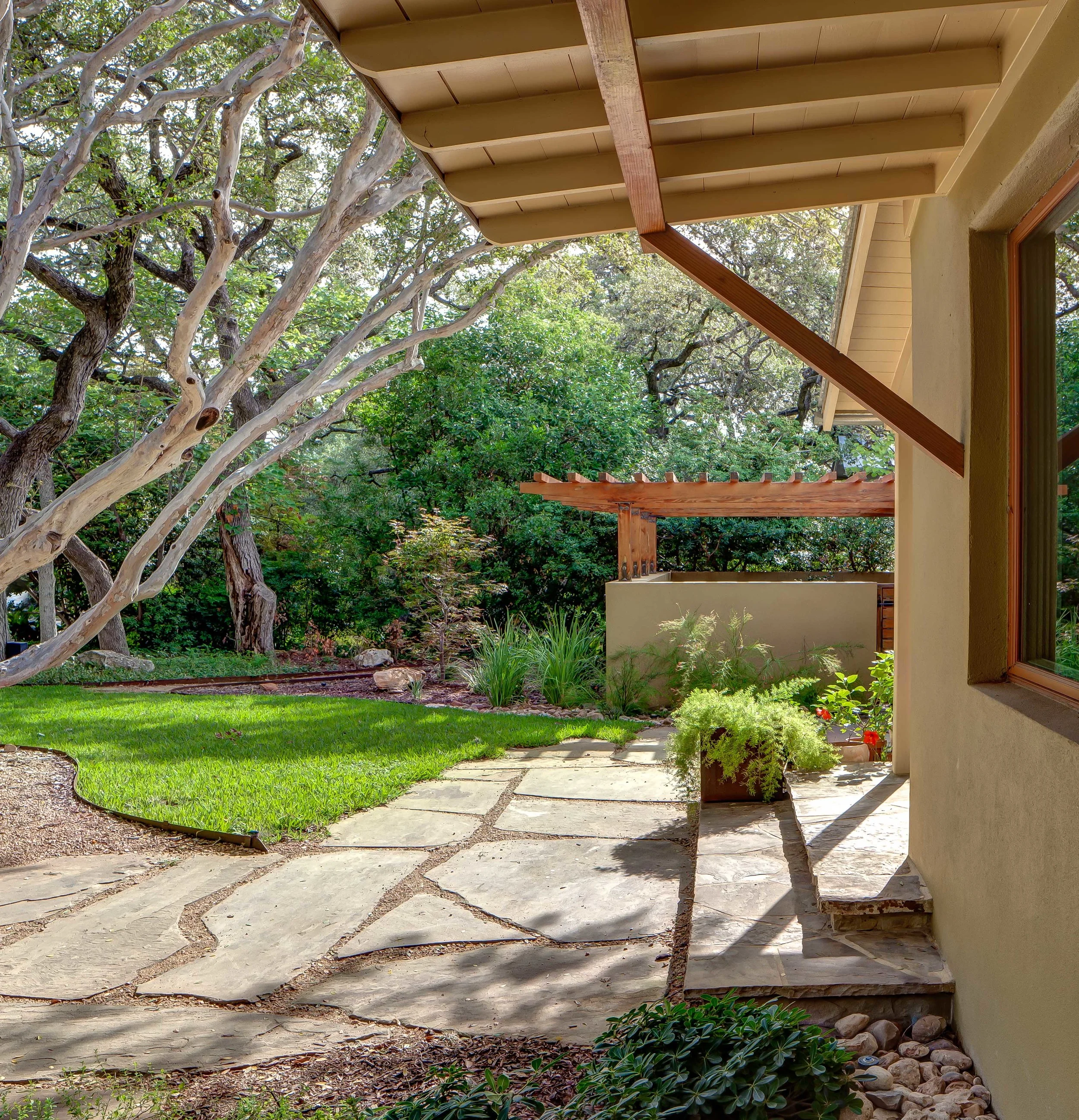 HOUSE 610-LAMONT-CMA-ENTRY WALK.jpg