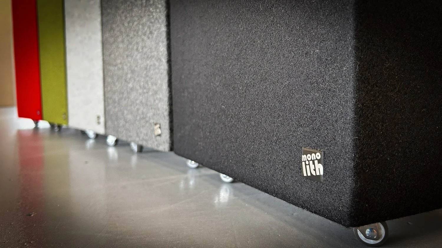 Monolith_Handcross_Silcoates_Napier_mobile Absorber_Raumakustik_Bellton_2.jpg