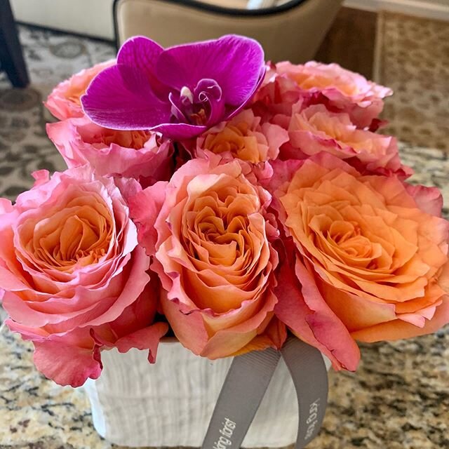 Happy Valentine&rsquo;s Day 🥰 beautiful flowers from my sweet kids ! Always beautiful flowers @kingflorist ! I will enjoy all Wkend 😍 #kingfloristaustin