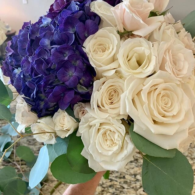 Love spring ! Favorite time of the year ! The dark purple Hydrangeas in this bouquet remind me of Easter! Happy spring wedding season 😊🌷#atxwedding  #lakewayflorist  #lakewaywedding  #austinweddingflorist
