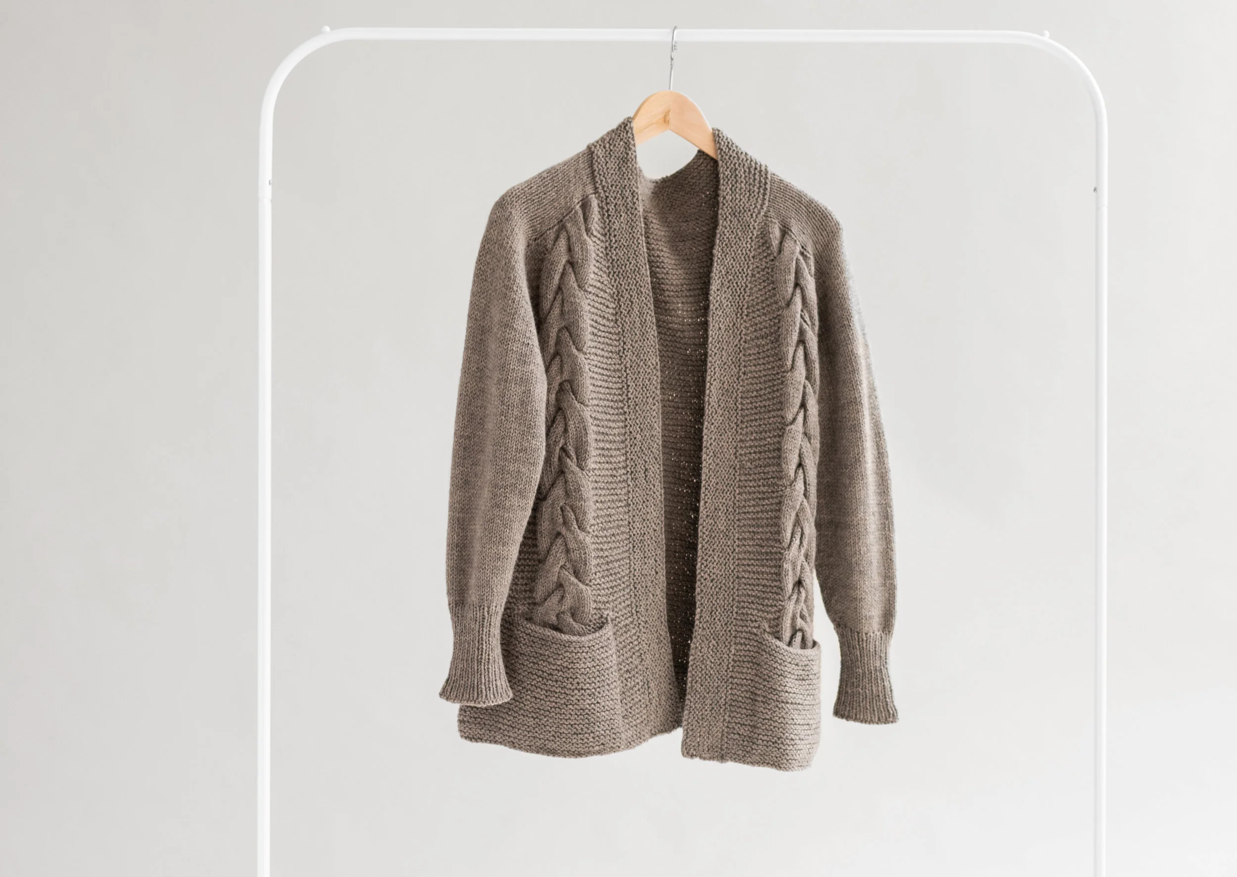 20180801_622062_TuckedAwayCardigan_48814_Detail_null.jpg