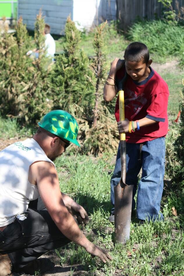 gardening_with_youth.jpg