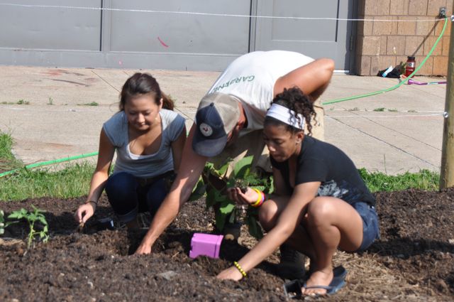 school_gardeners_minnesota.jpg