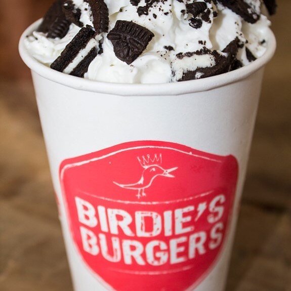 Mudslide - coffee, vanilla ice cream, oreo cookie, chocolate syrup
.
.
.
#shakeit #milkshake #shake #birdies #burgers #sanmigueldeallende