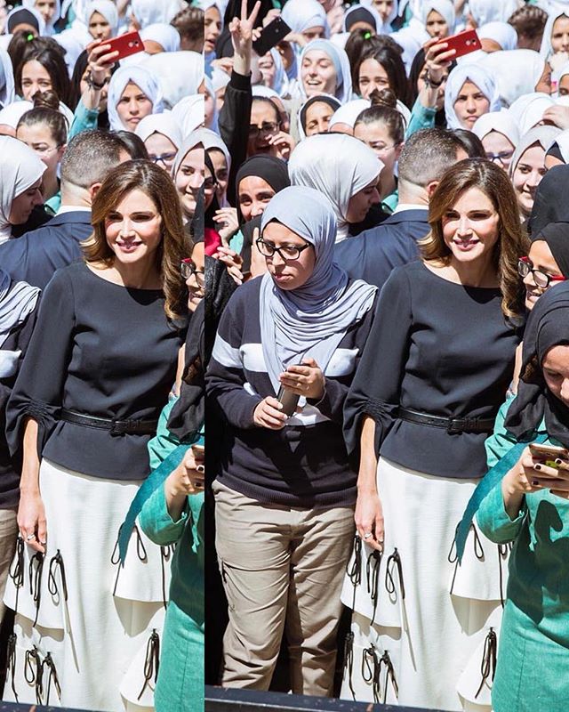 Because we do doubles &amp; this is on another level &hearts;️🙌🏻 @queenrania in #reemami knotted skirt
queenrania #reemami
#queenraniastyle #elegance #saynotobullying #jordan #lovejo #queenraniafashion