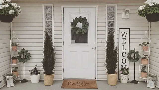 welcome .
.
#simplehomestyle #simpledecor #farmhousedecor #farmhousedecor #modernfarmhouse #westlock #barrhead #athabasca #stalbert #edmonton #home #homedecor #homedesign #doingneutralright #yyc #yeg #yegdesign #yegdecor #yegdesigner #yegdecorator #y
