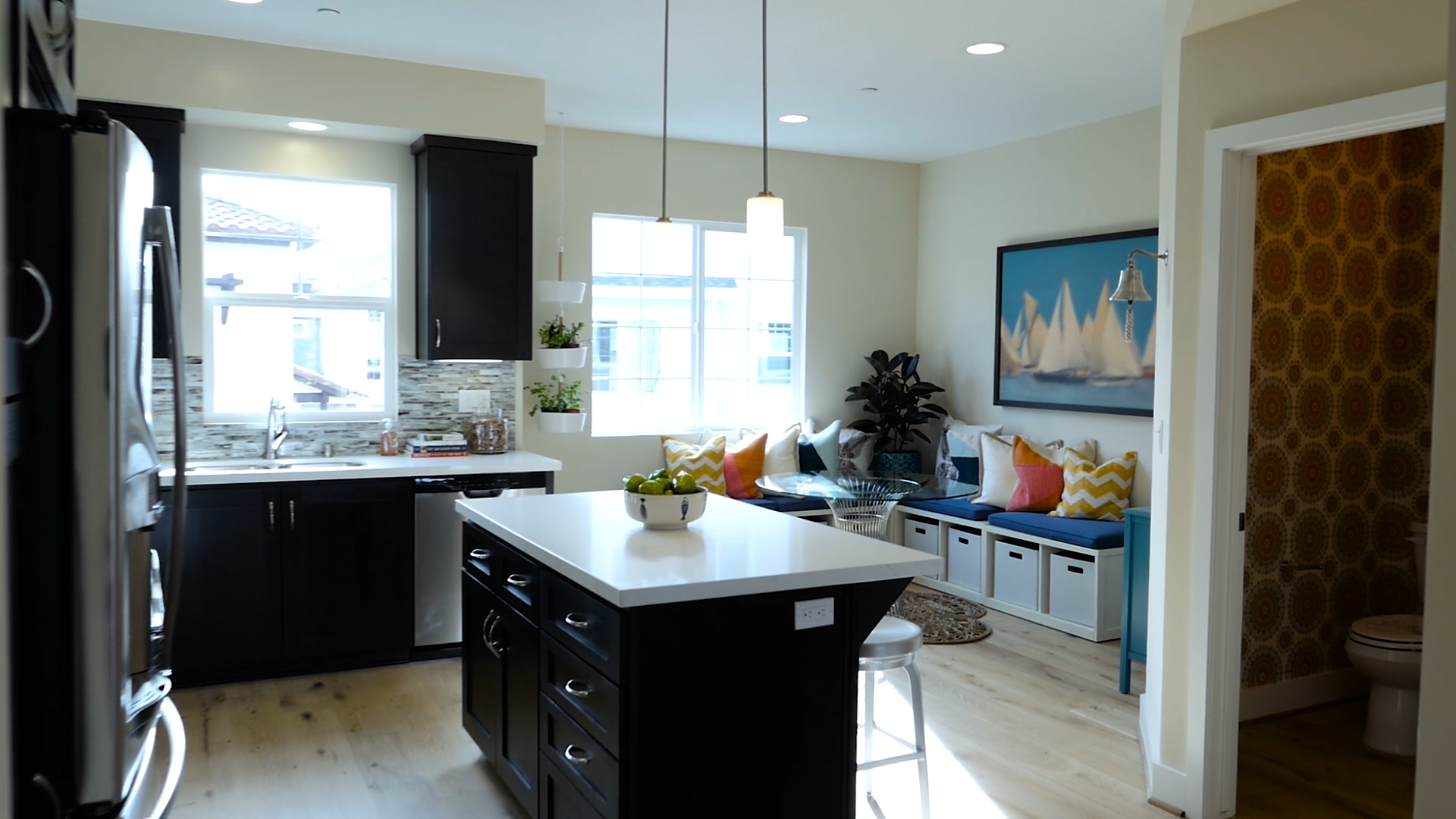28. Kitchen Living.jpg