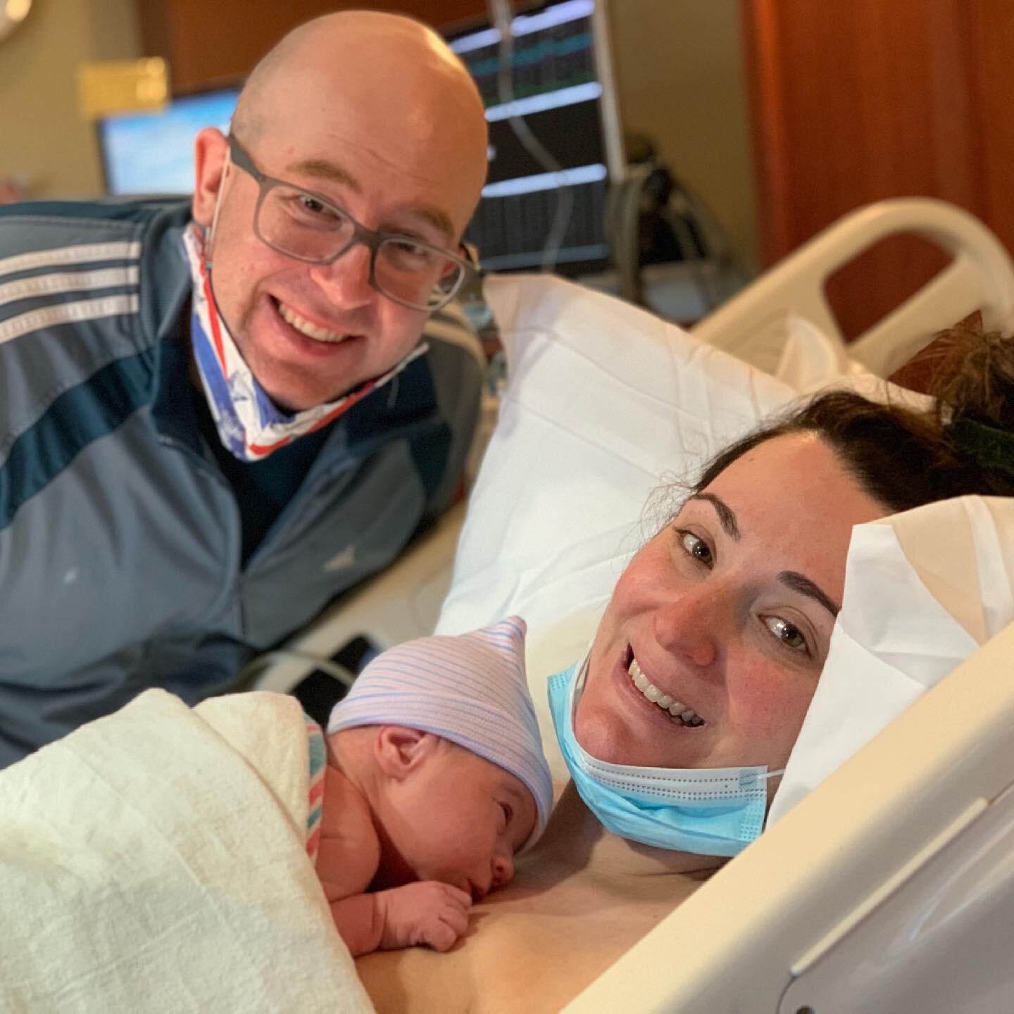 The birth of Baby Sawyer was a good reminder that while the cervix can typically be a good indicator of the stage of labor one is in, a woman&rsquo;s physical and emotional signposts are even better.
.
In their living room, she dropped into the hands