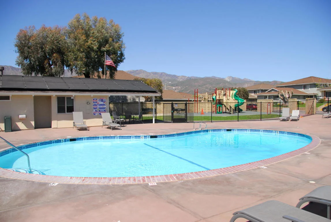 5985HickoryStreet_2_pool.jpg