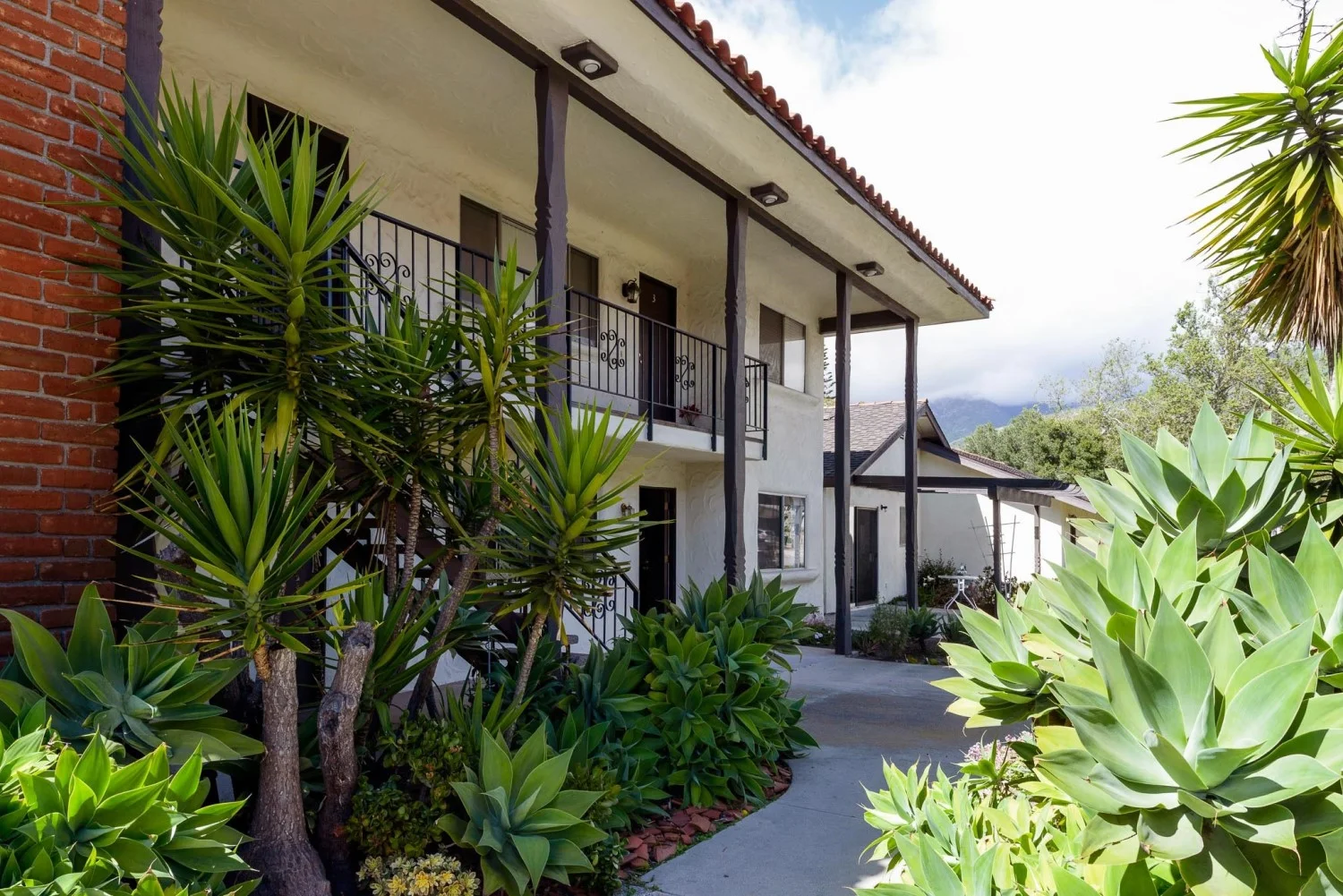 4525_Aragon_Drive_DSC0180.jpg