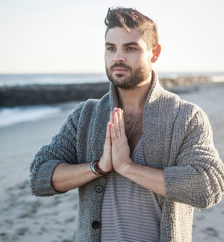 And suddenly, it was Fall 🍂🍁
.
Grateful for a new season of change and opportunity. And cozy, chunky sweater-wrapped mornings at the beach. 🤍
.
.
.
.
.
#fall #beach #gratitude #stillness #mindfullness #intention #gratitude #opportunity #season #om